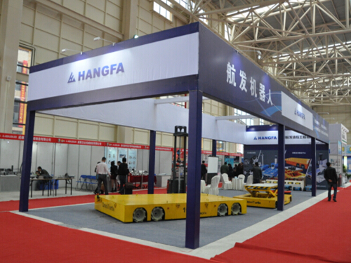 球友会·体育携新品参展中国西部国际制博会-2.jpg